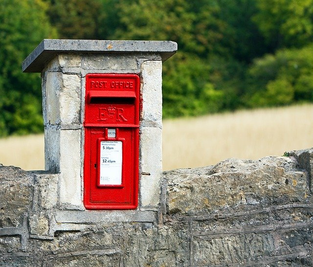 Image of a postbox